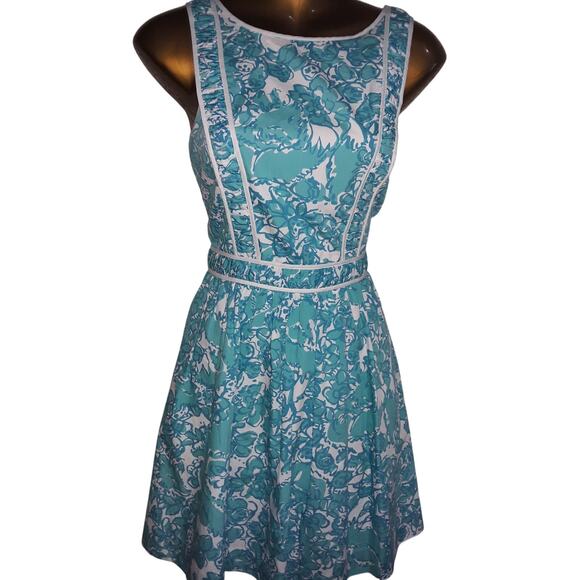 Lilly Pulitzer Sz 2 SHE'S A FOX - BECKY Shorely Blue Dress - Picture 1 of 7